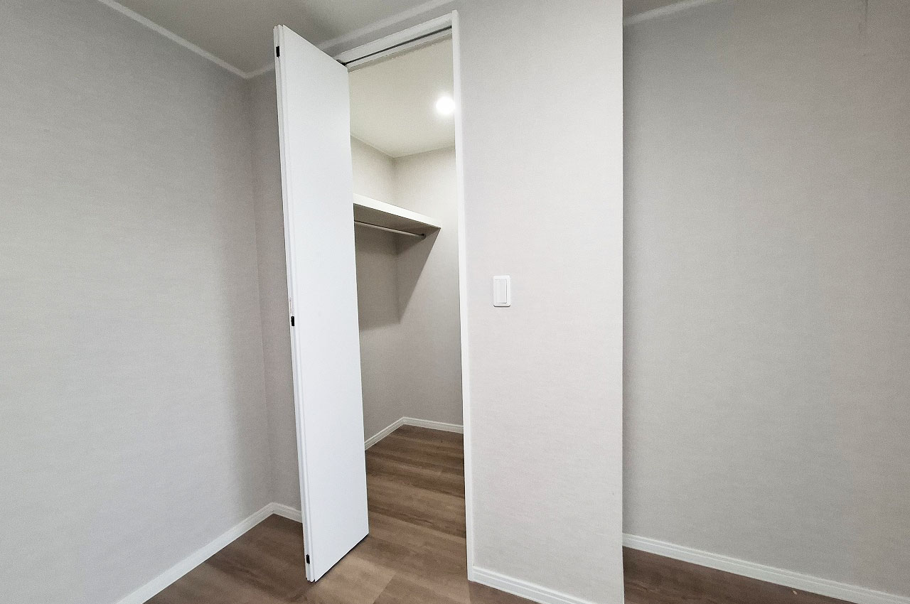 洋室①ウォークインクローゼット