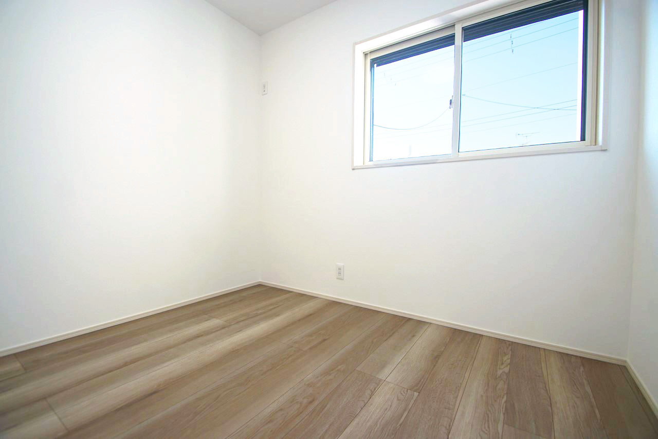 4.5帖の洋室(2)。子供部屋におすすめのコンパクトなお部屋です。