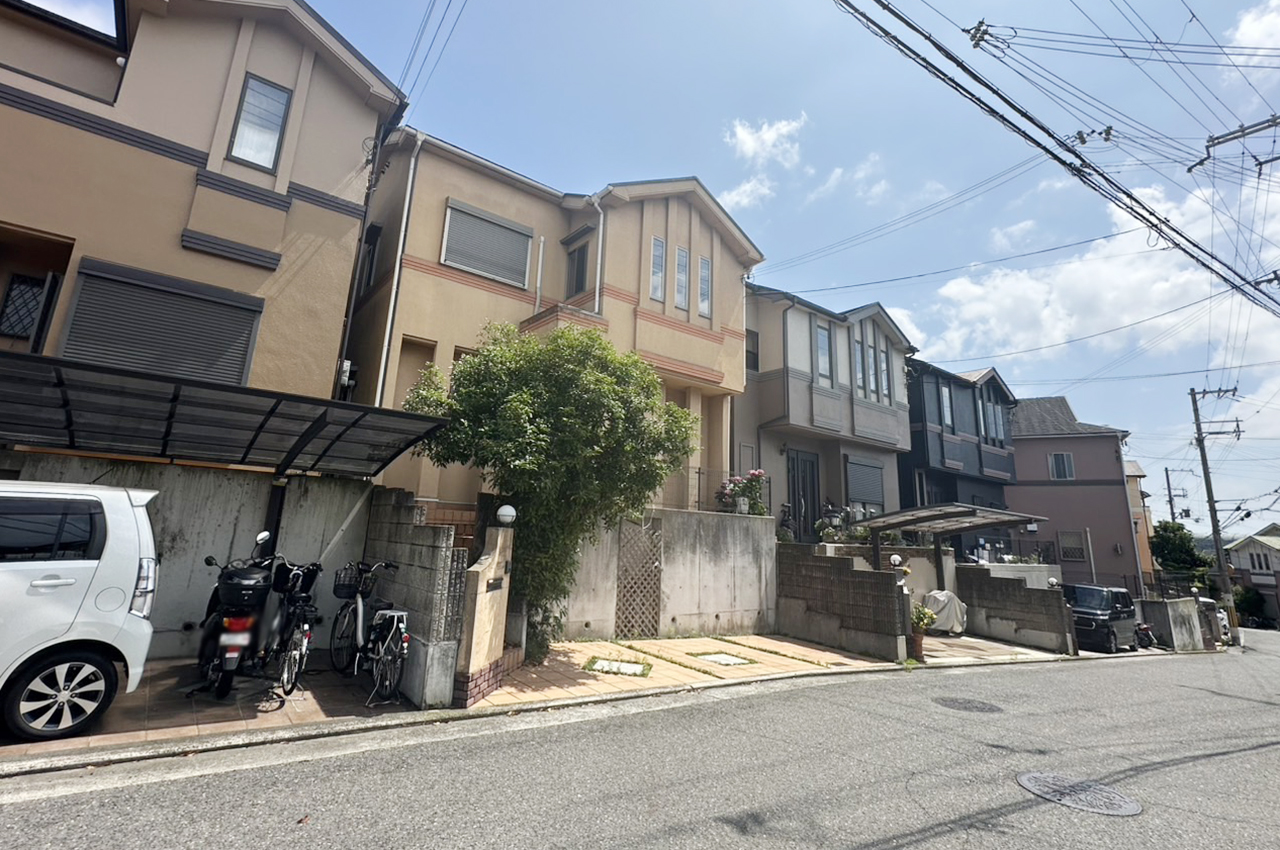 前面道路含む外観