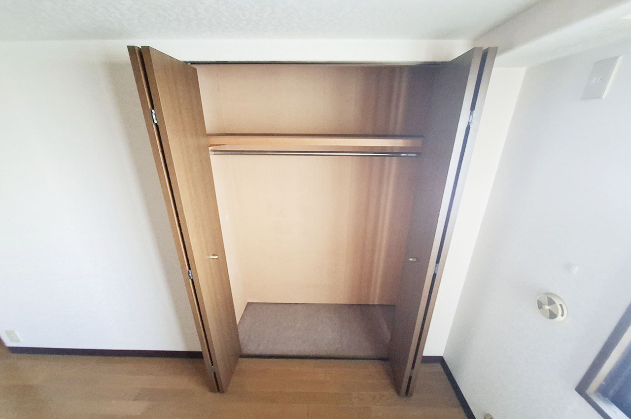 洋室①:クローゼット