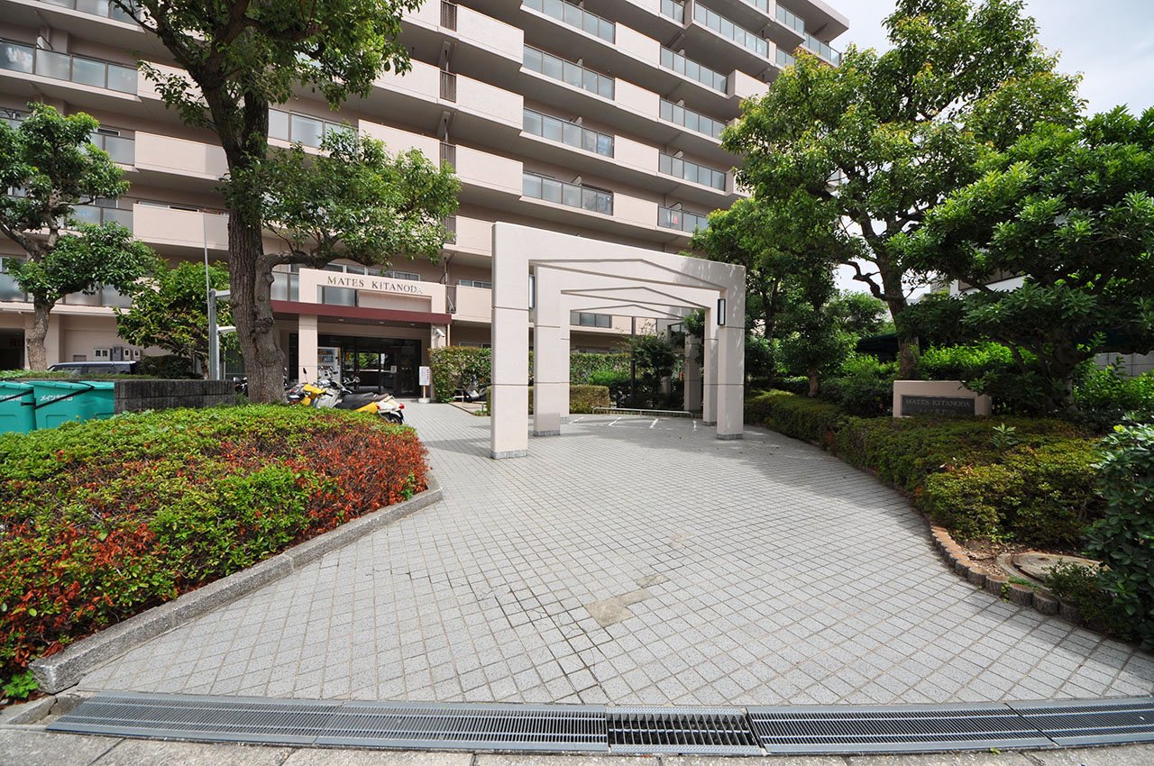 エントランスへのアプローチ