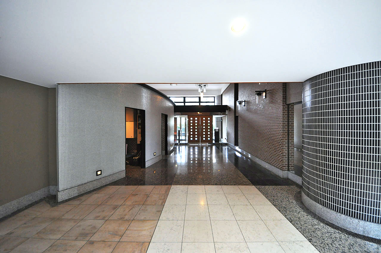 エントランスホール