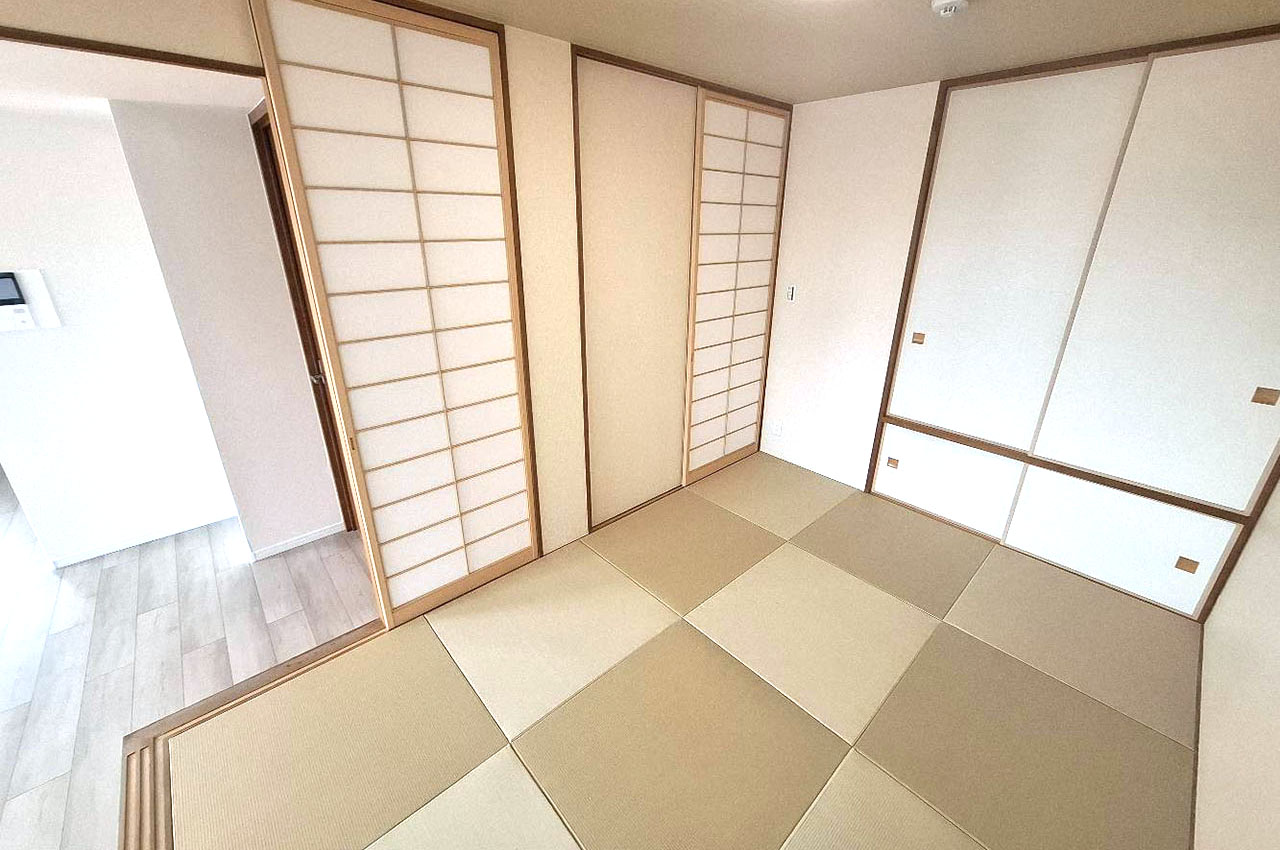和室は扉を全開にすると、リビングの一部としてもご利用いただけます。