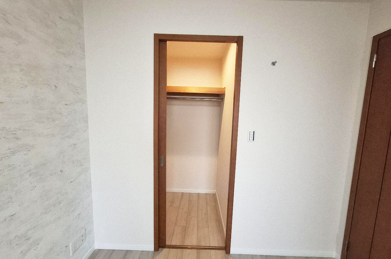 洋室①には収納たっぷりのウォークインクローゼット付き。お部屋をより広く使えます。