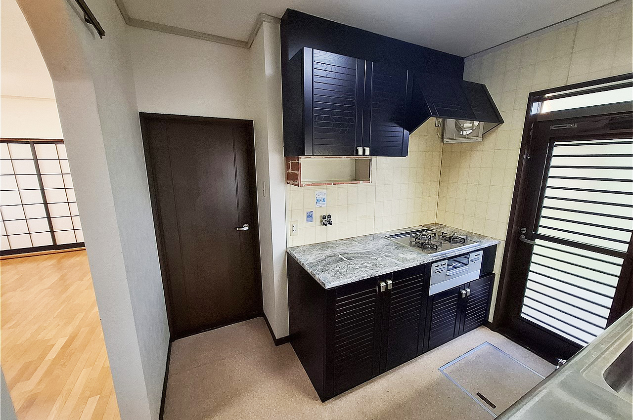 キッチン:コンロ・調理台側