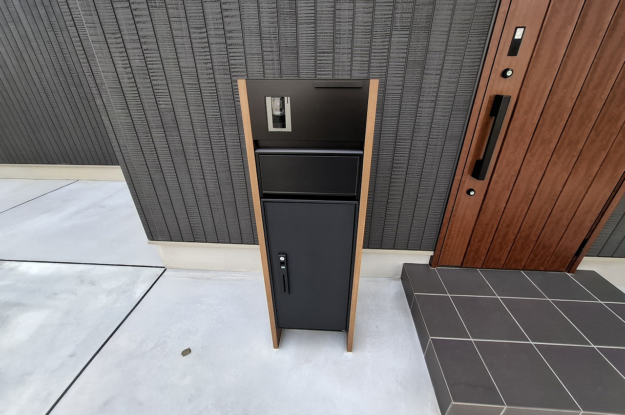 宅配BOX付機能門柱