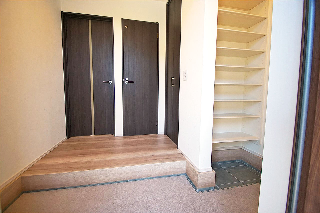 シューズクローク付きのエントランス