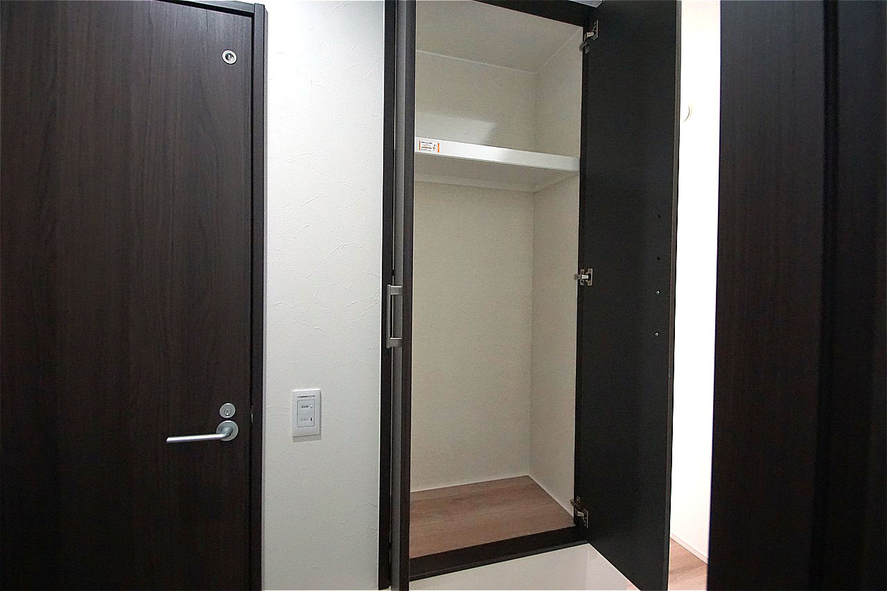 2階ホールに設置されたシステム収納