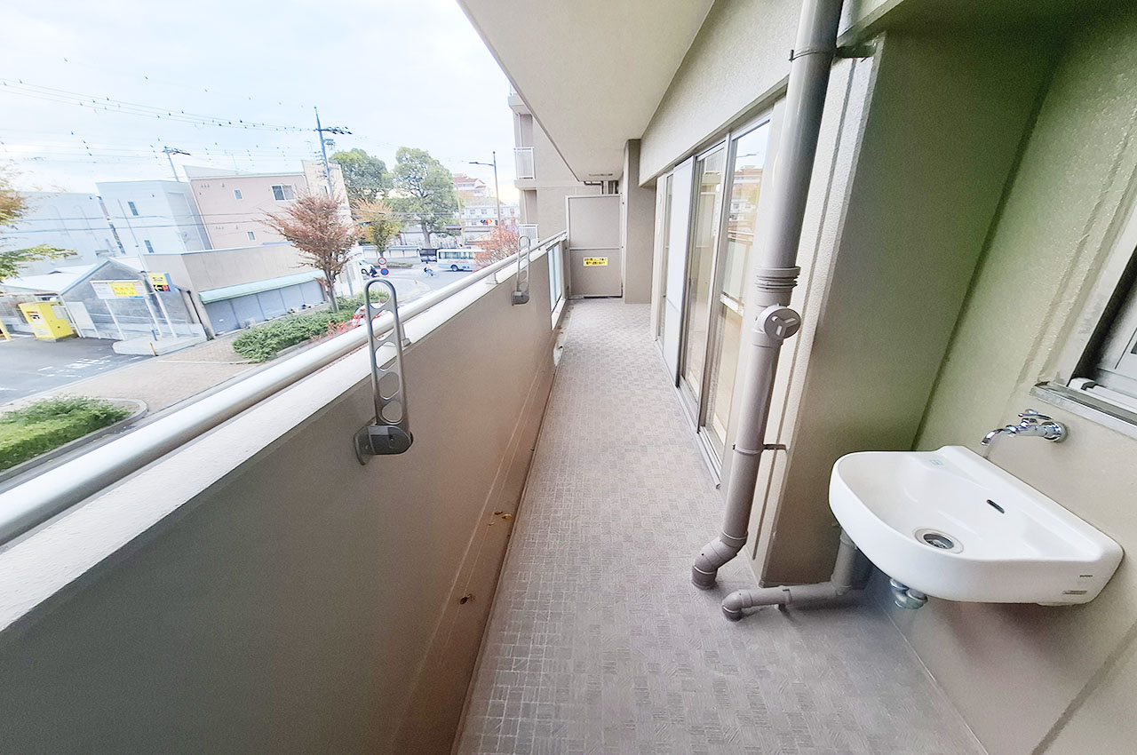 バルコニー:南東向きで日当り良好です。