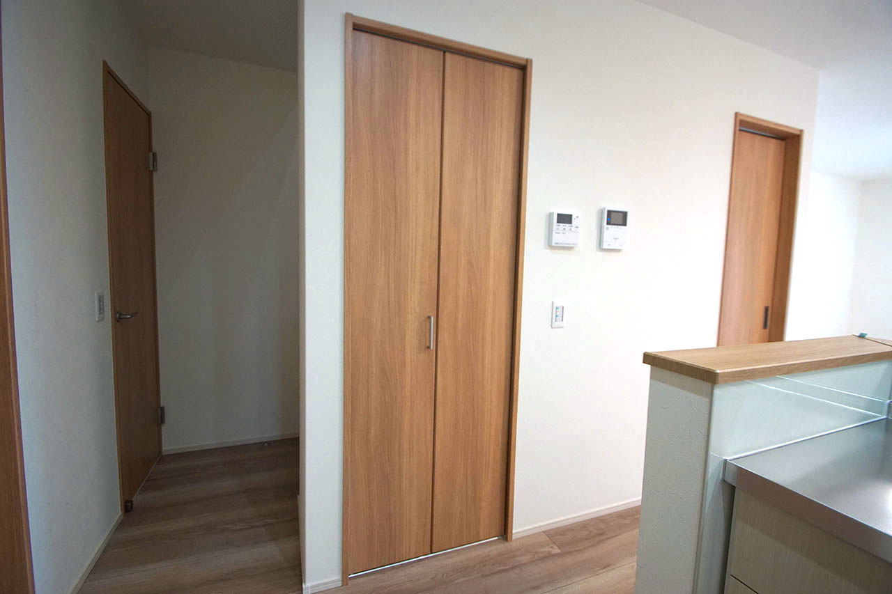 便利なパントリーやファミリークロゼット付きのLDK。すっきり片付いて、スペースを広く使えます。