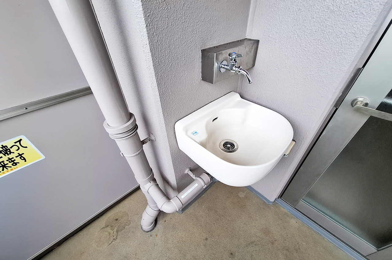 スロップシンク：ペットのシャンプーや汚れ物を洗う時などに便利。