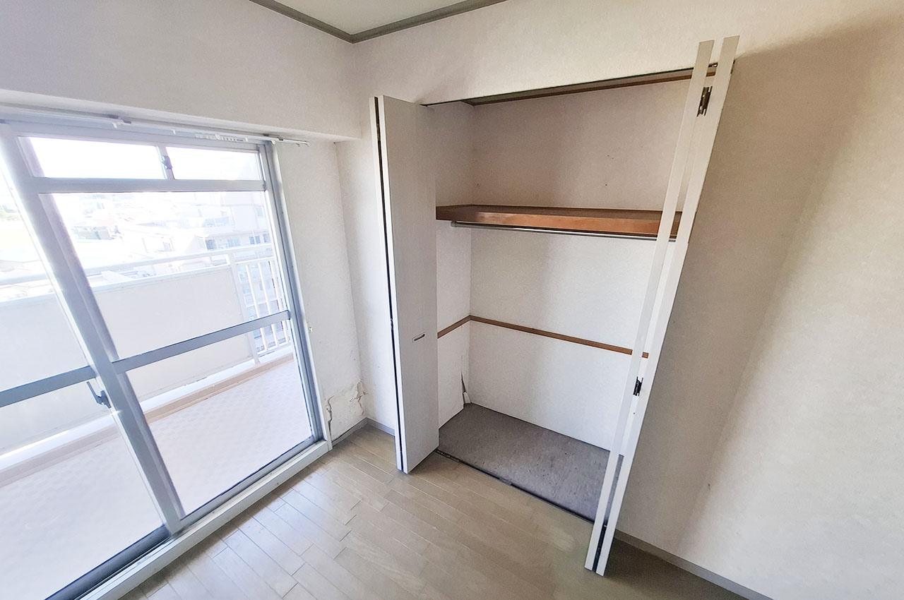洋室②:クローゼット