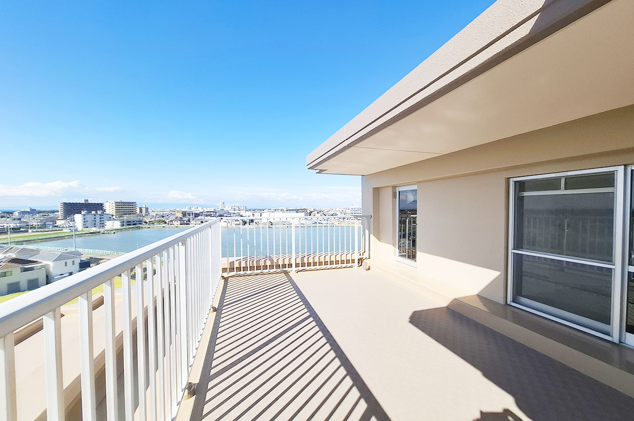 ルーフバルコニー