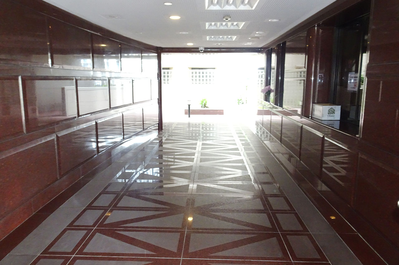 エントランスホール