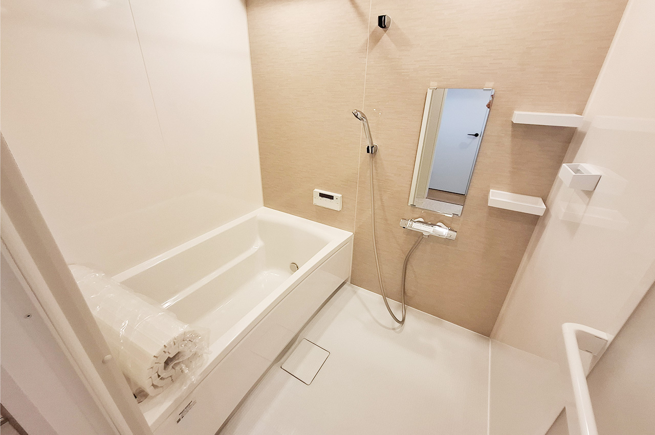 バスルーム:システムバスと浴室乾燥機を新調済み。