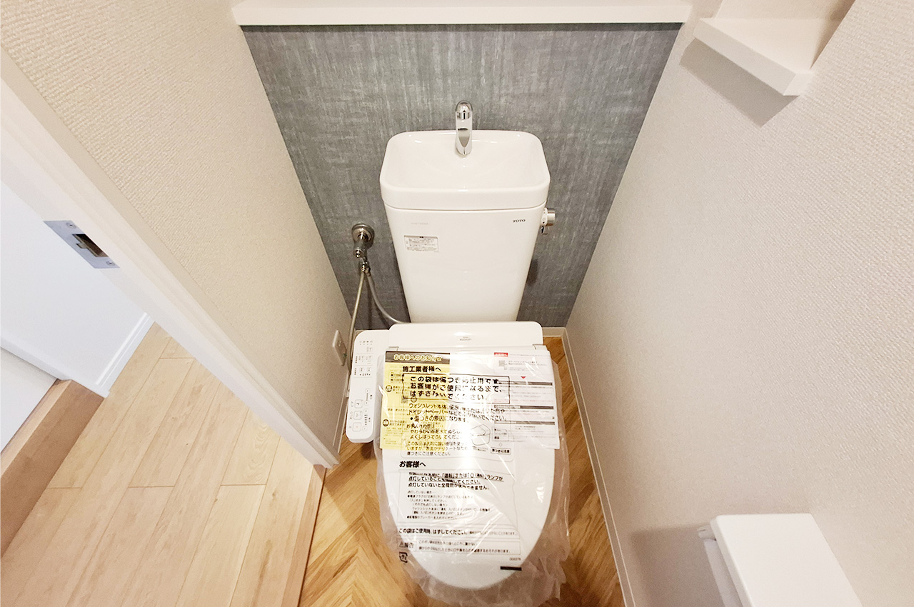 トイレ:便器・温水洗浄便座を新調済み。