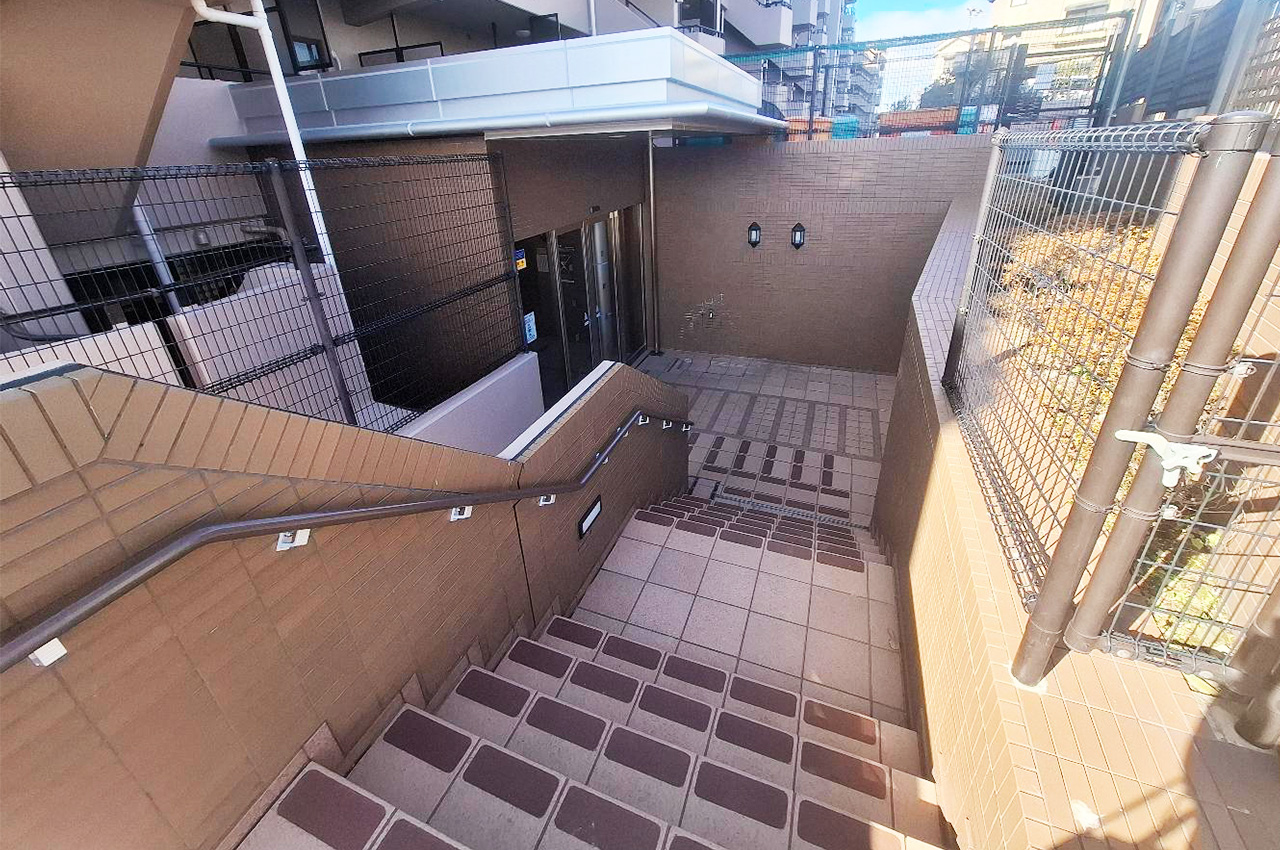 エントランス前 階段