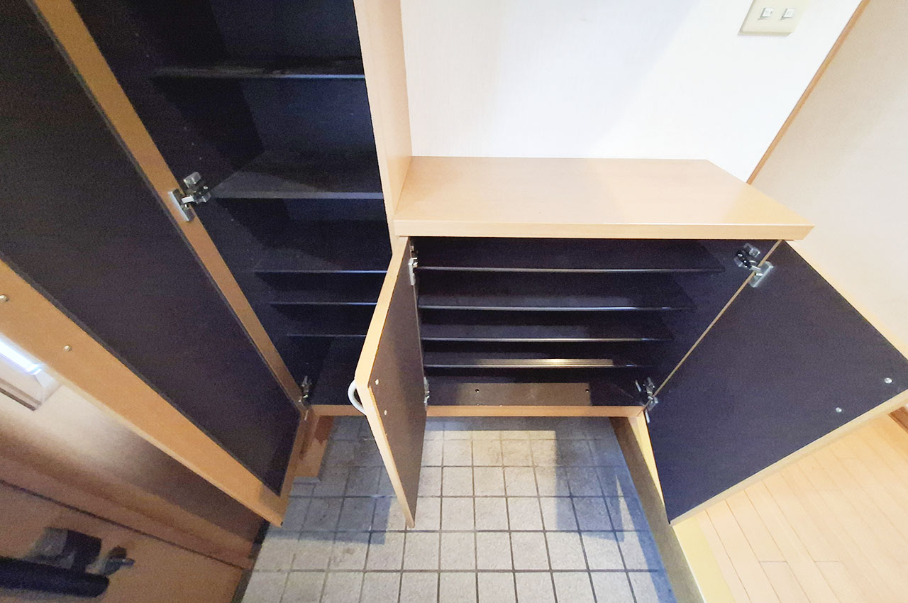 玄関：下駄箱