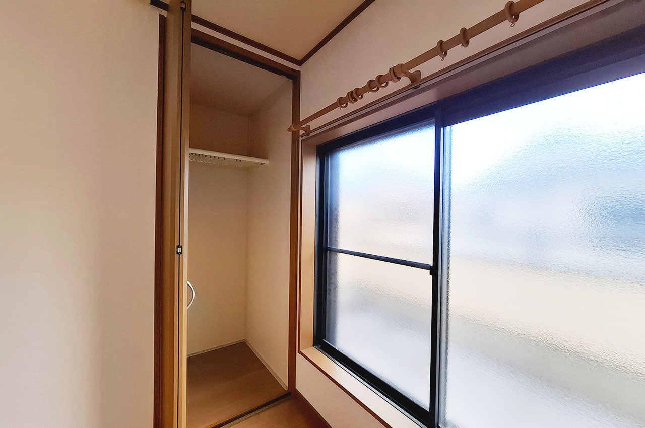 洋室②：クローゼット