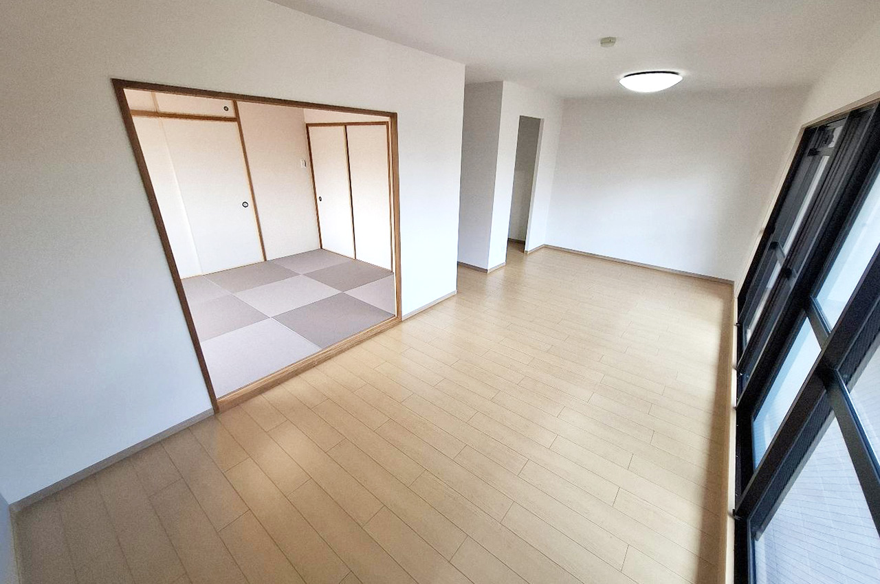 続間になった和室の襖を開放すれば約21.5帖の大空間に。家族が集まる場所にぴったりです。