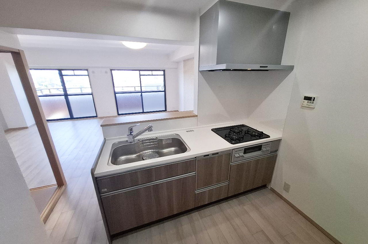 リビングを一望できる開放的なキッチン。家族との会話も自然とはずみます。