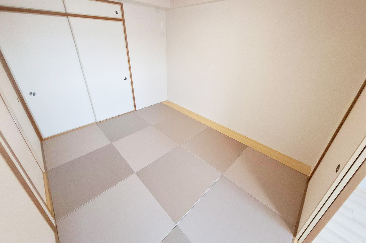 和室:リフォームにより和室が明るく清潔に一新。居心地の良い和の空間は毎日に落ち着きをもたらします。