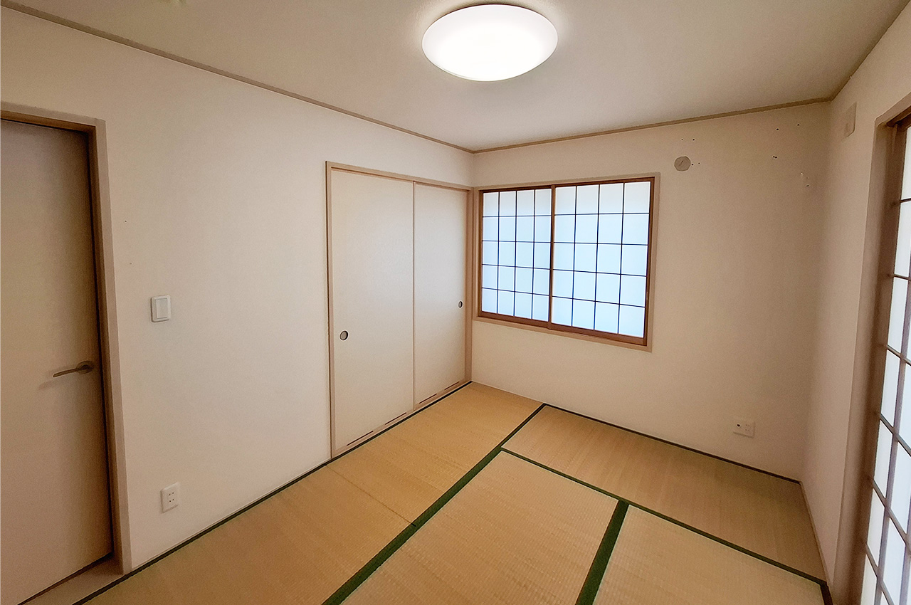 和室：押入れ収納付き。