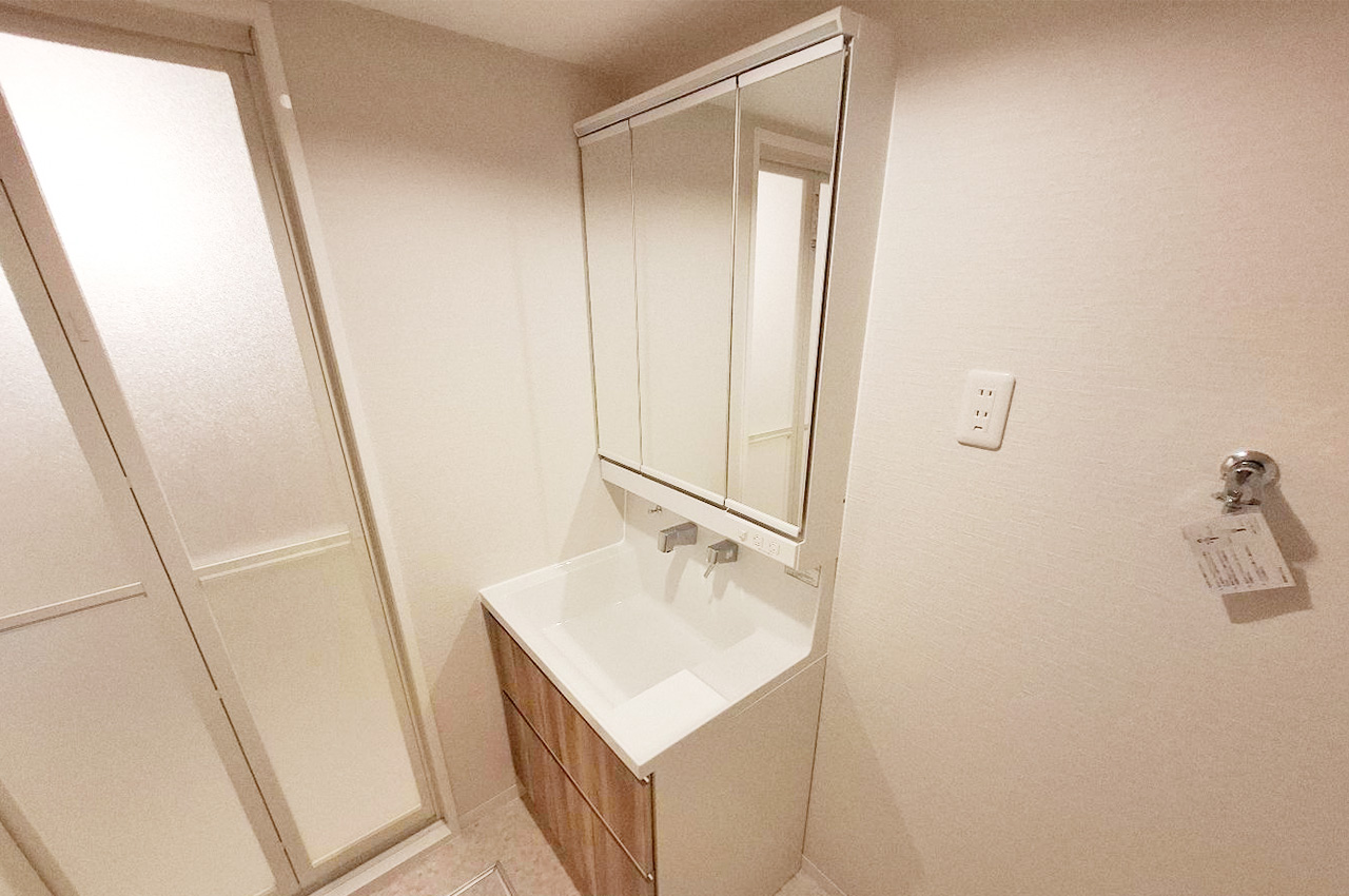 洗面室:洗面化粧台を新調済み。