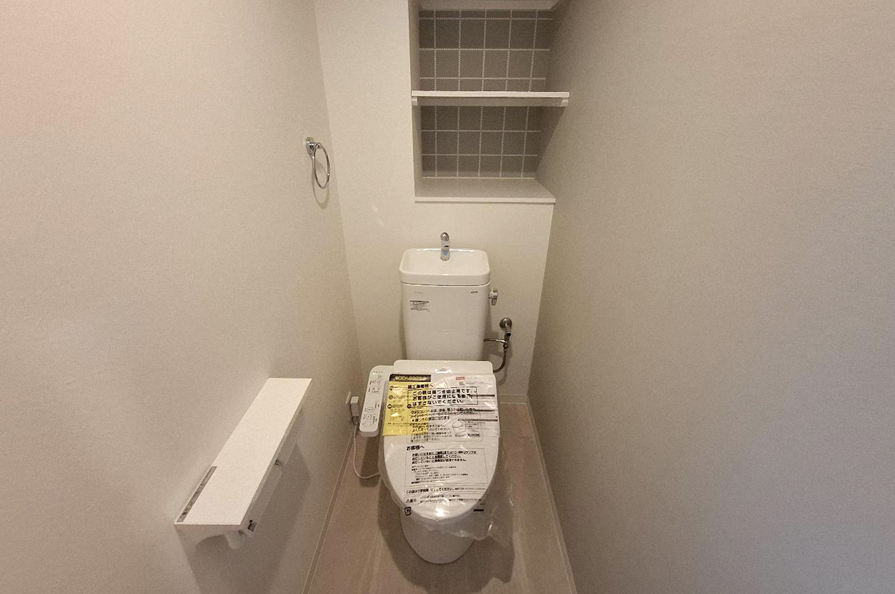 トイレ：便器・温水洗浄便座新調