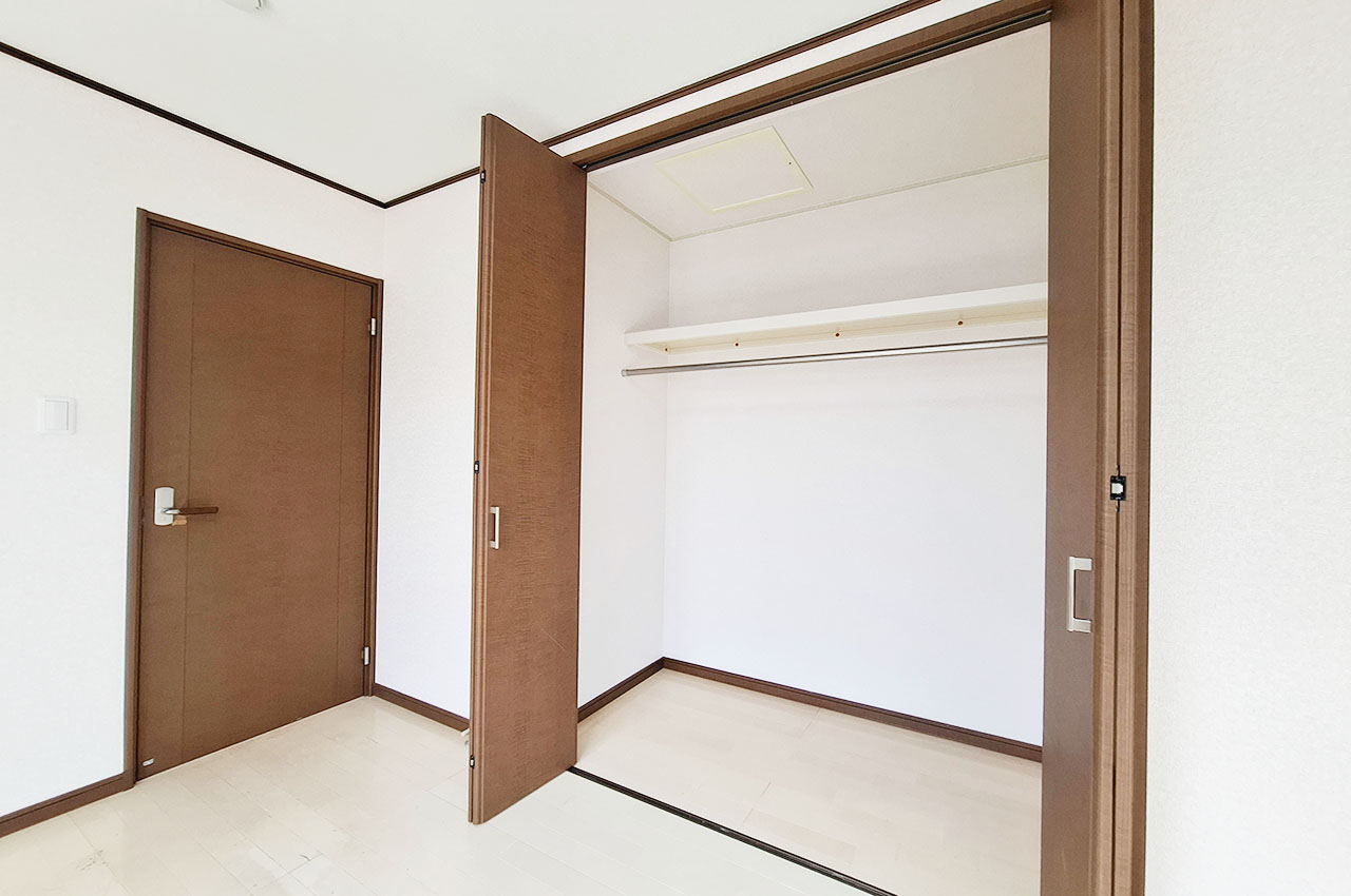 洋室②:クローゼット