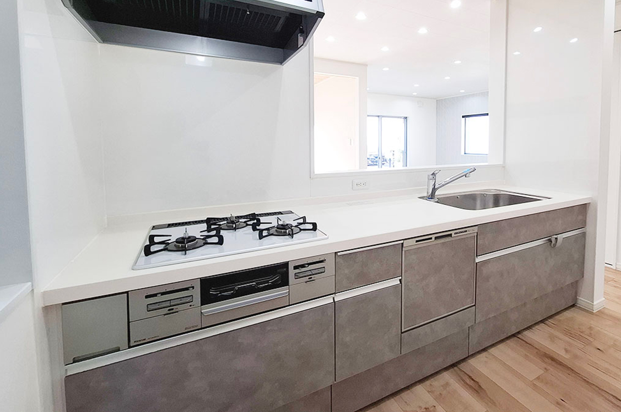 キッチン：便利なビルトイン食洗機を完備。