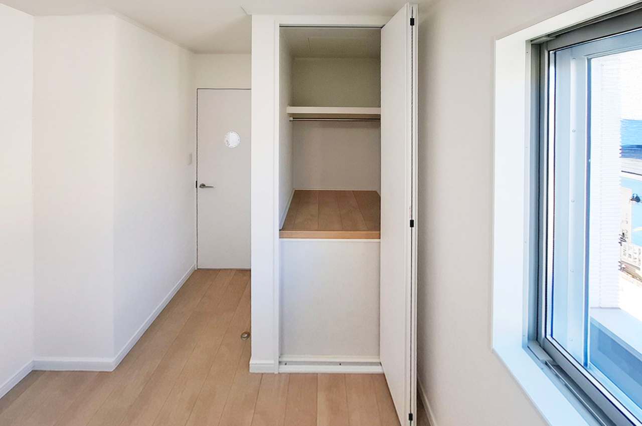 洋室②：クローゼット
