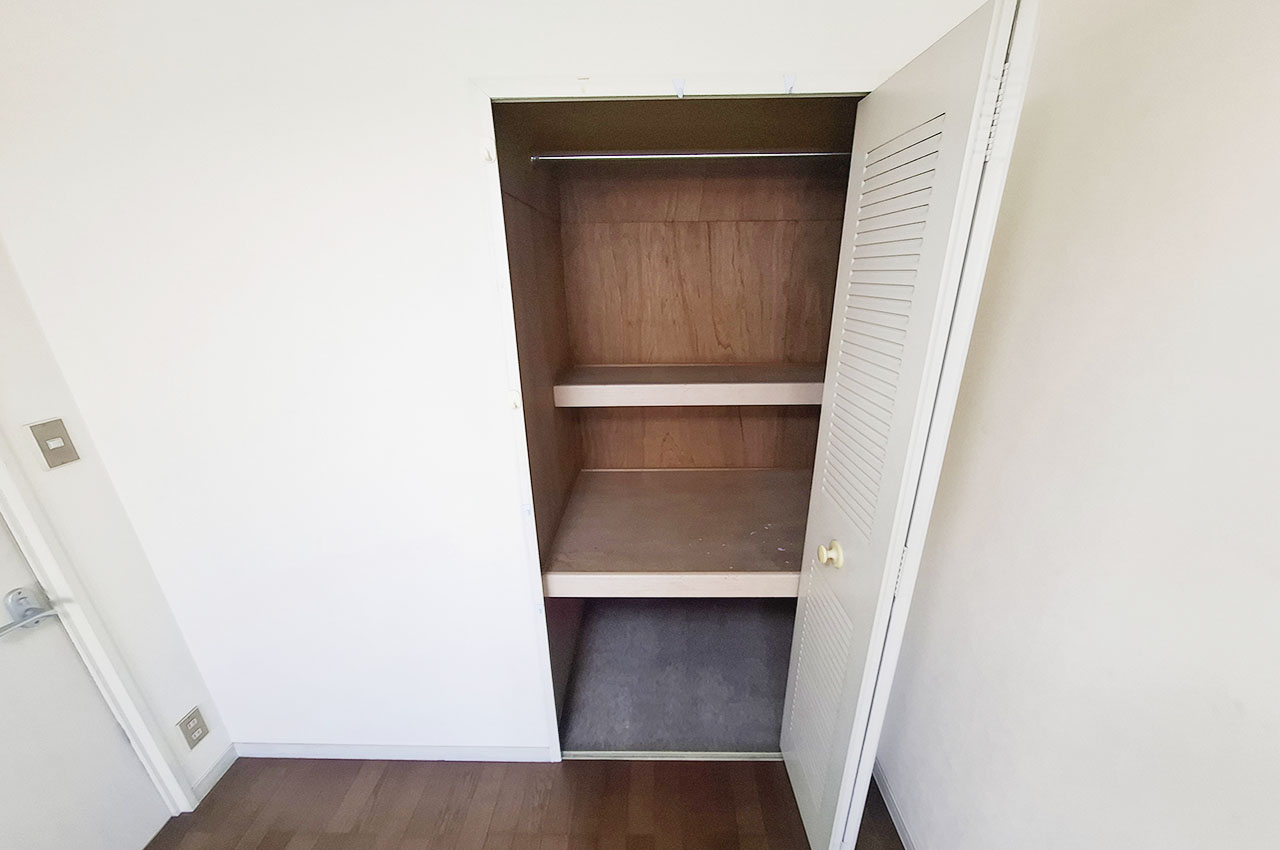 洋室①：クローゼット