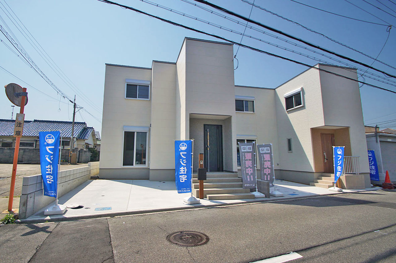 アイーナネオ貝塚澤外観（右：1号地、左：2号地）