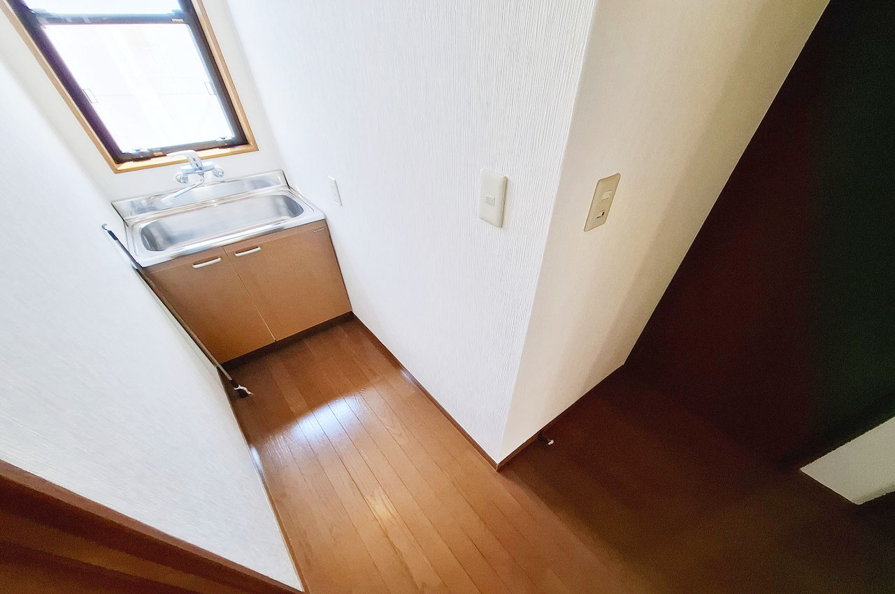 2F洗面台：2階で洗面所を使える利便性があり、混雑時に使えるサブ洗面台として重宝します。