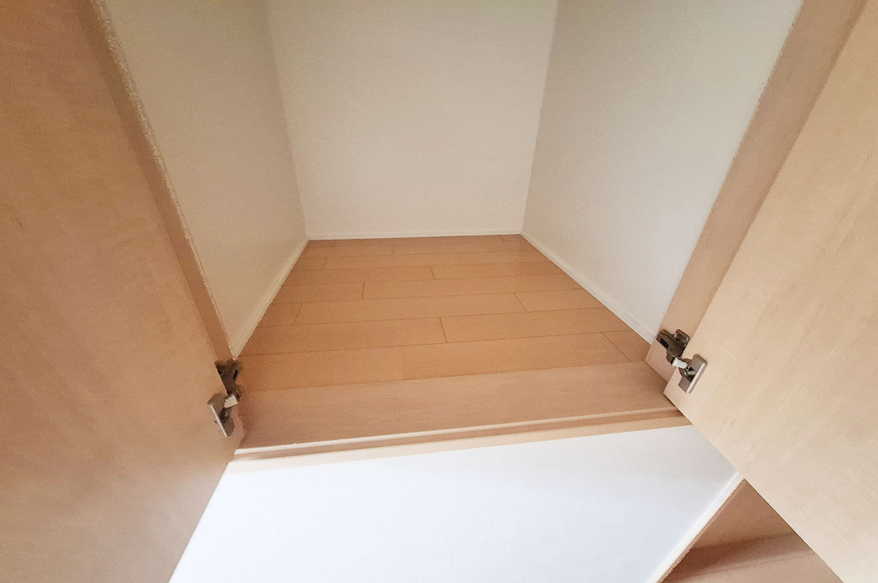 2Fホール：物入