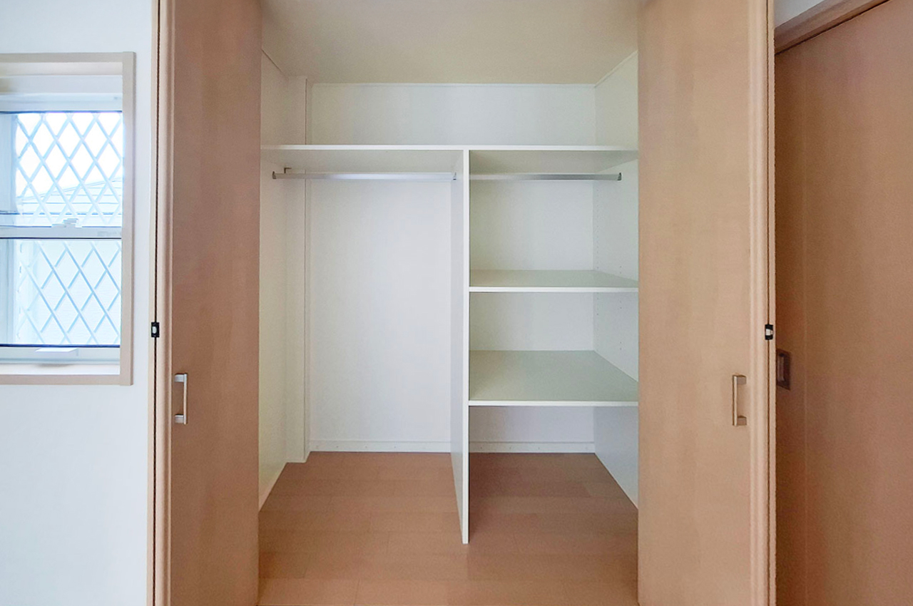 洋室②：クローゼット