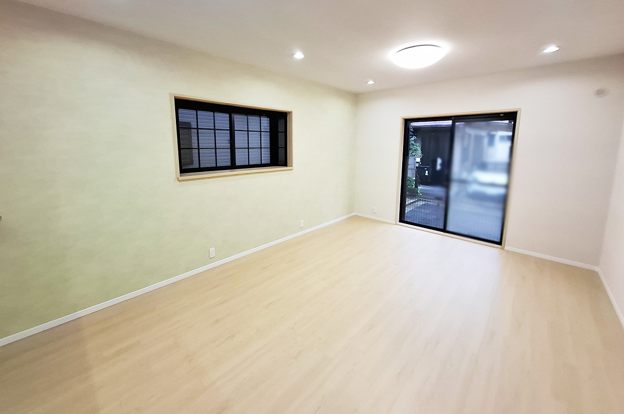 LDK：アクセントクロスを新調し、雰囲気のあるLDKに。