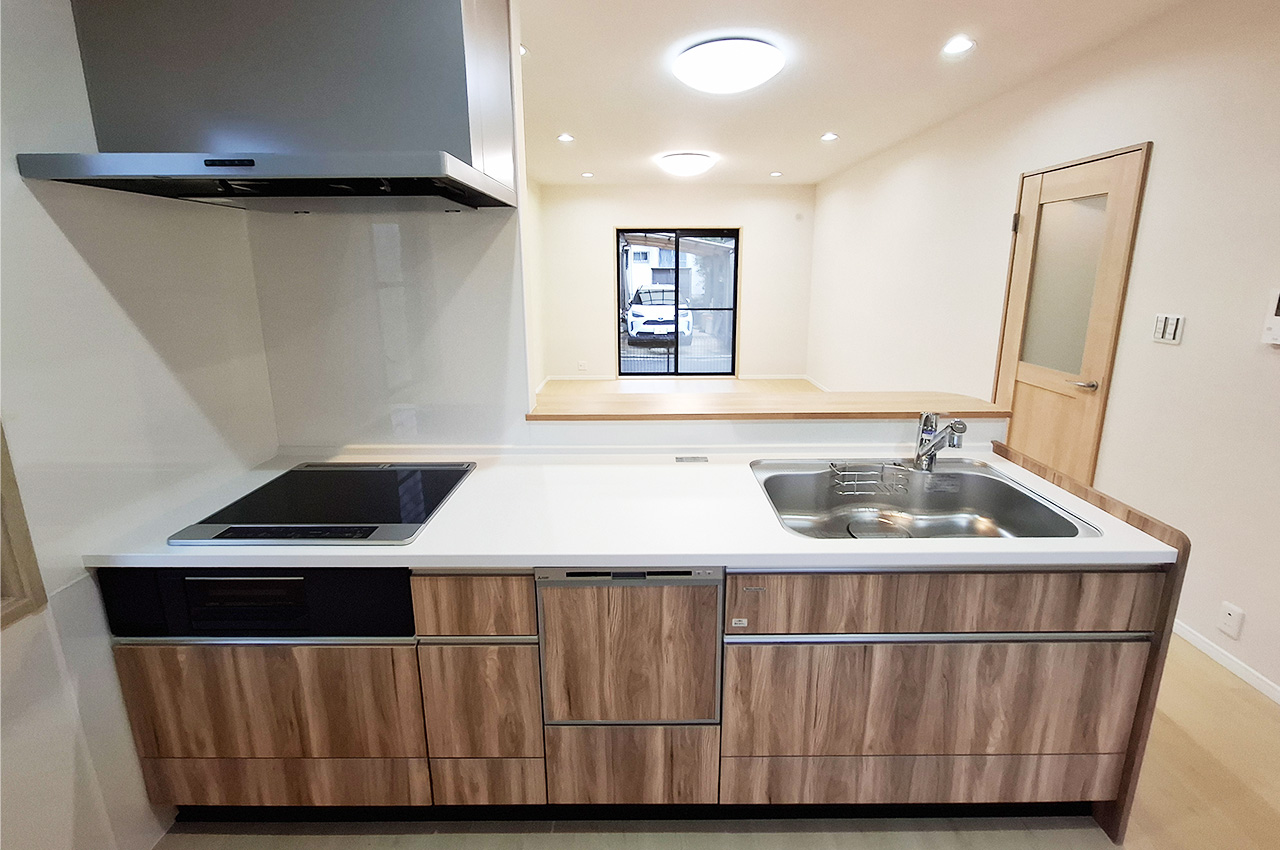 キッチン：食洗機・浄水器付のシステムキッチンを新調。