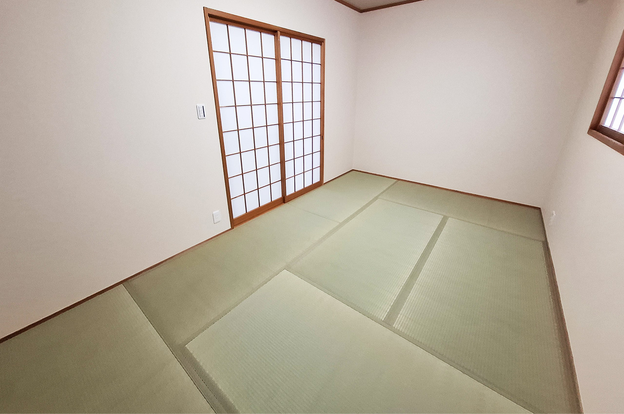 和室 約7.5帖：クロスと障子、襖を貼替え済み。