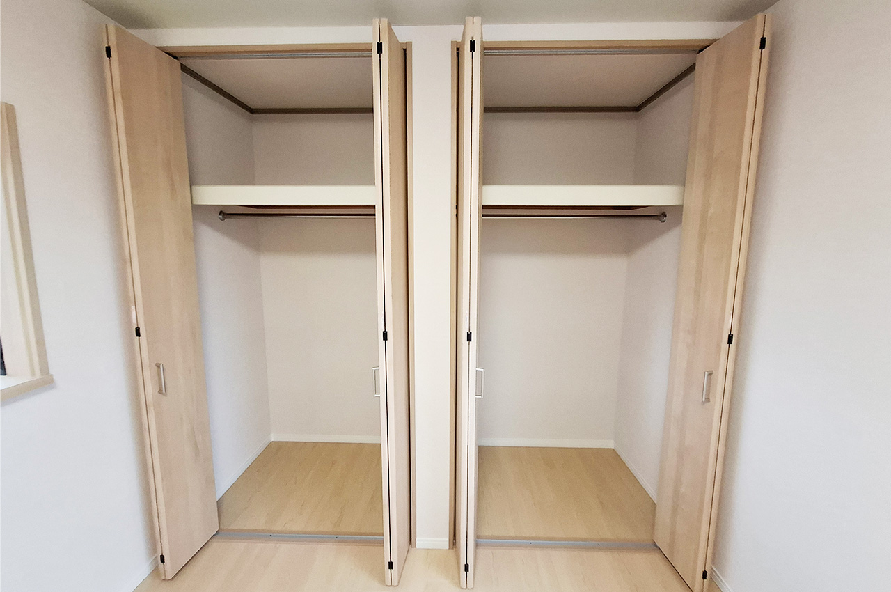 洋室①約6帖：クローゼット付き。