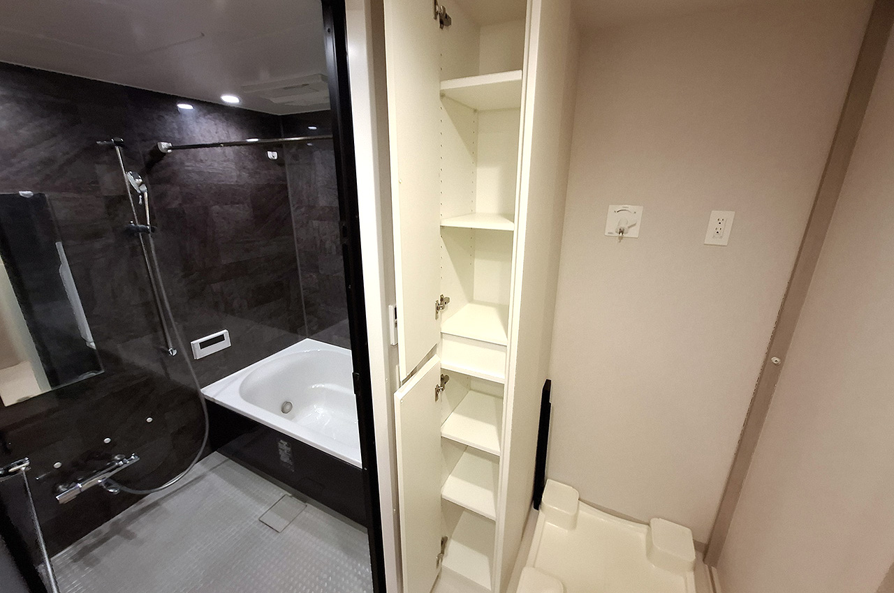 洗面室内リネン庫