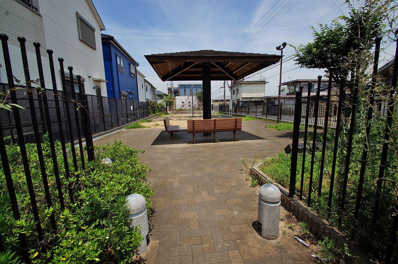 マンション前広場