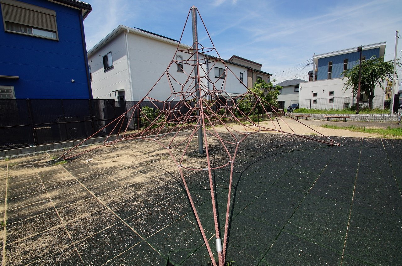 マンション前広場