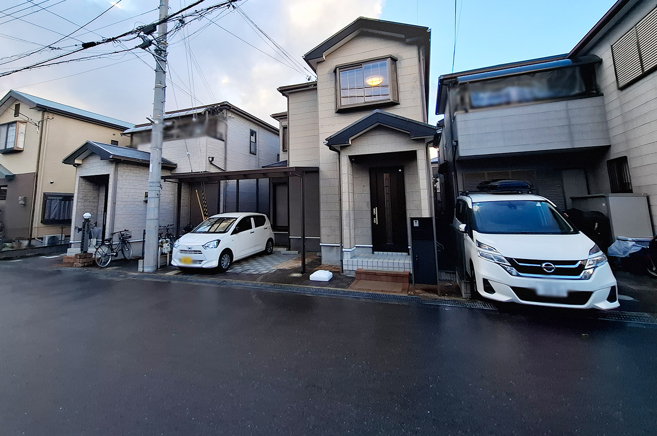 前面道路を含む外観