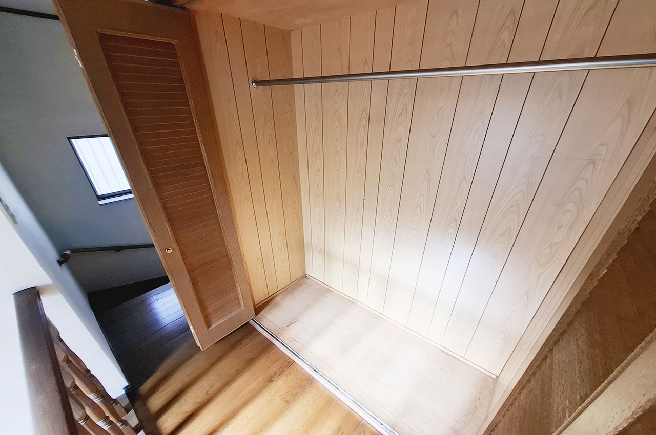 2Fホール：物入