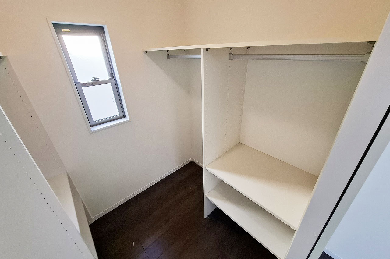 洋室①：ウォークインクローゼット