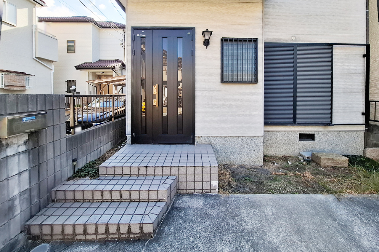 玄関アプローチ