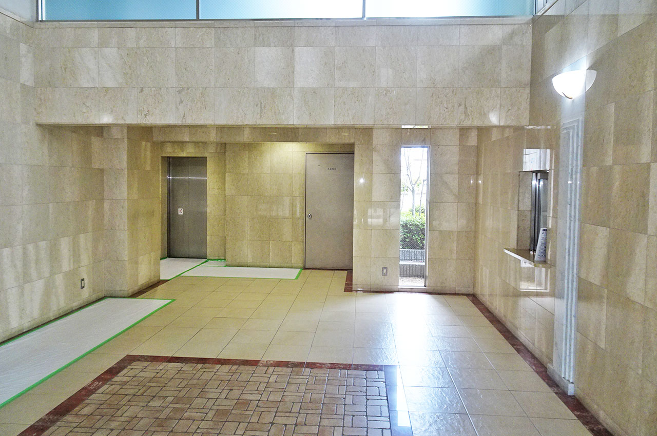 エントランスホール