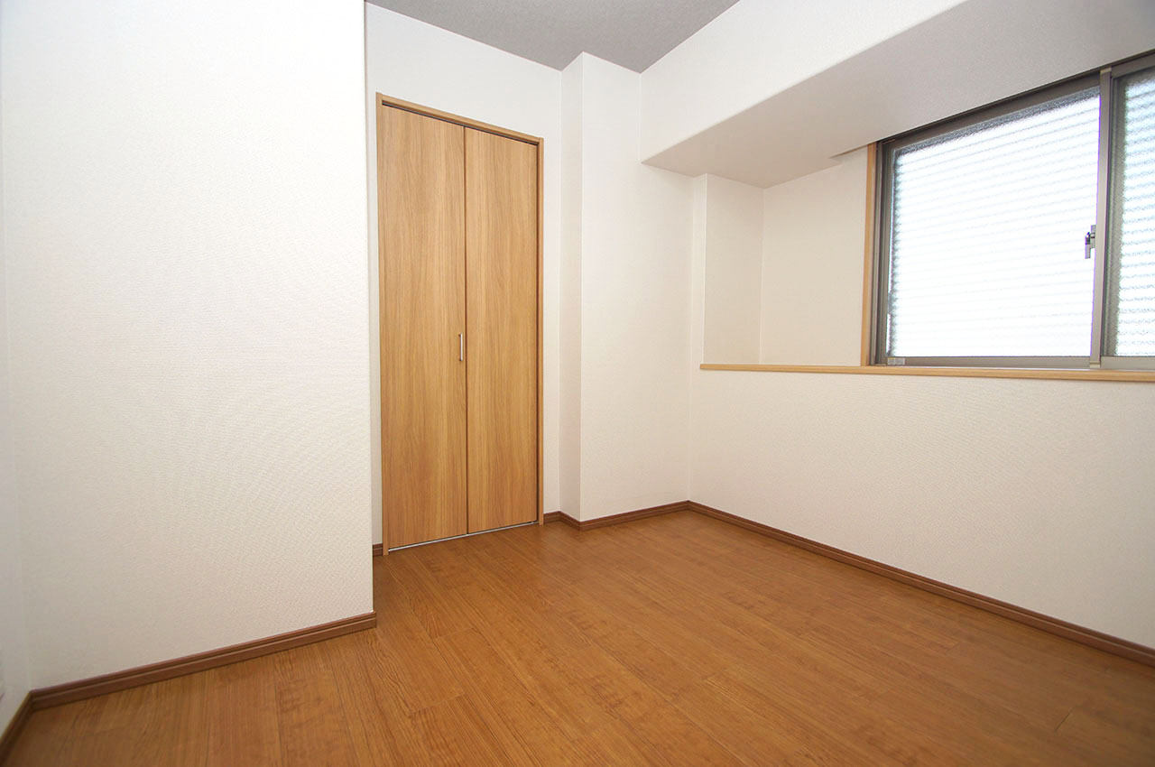 洋室約5帖もリフォームで生まれ変わりました。